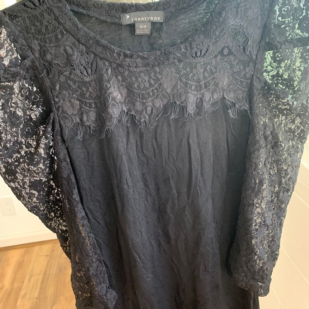 Forever 21 Black Lace Puff Sleeves Small